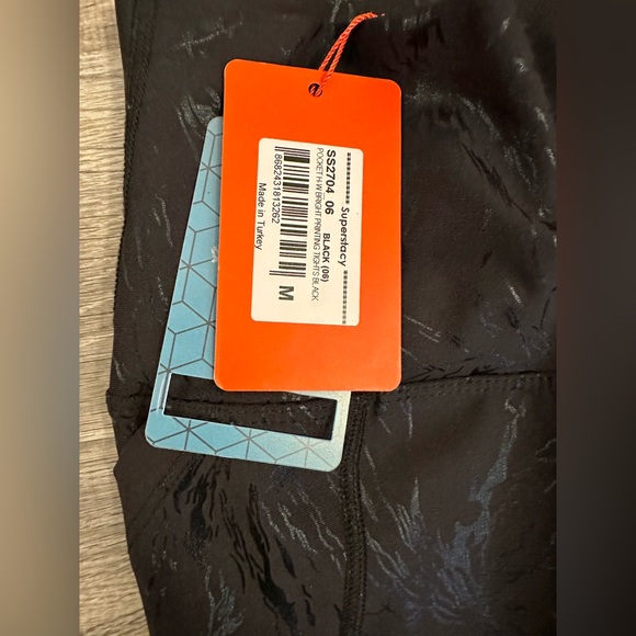 Women’s Superstacy Leggings in Medium, brand new, never worn - Picture 2 of 3